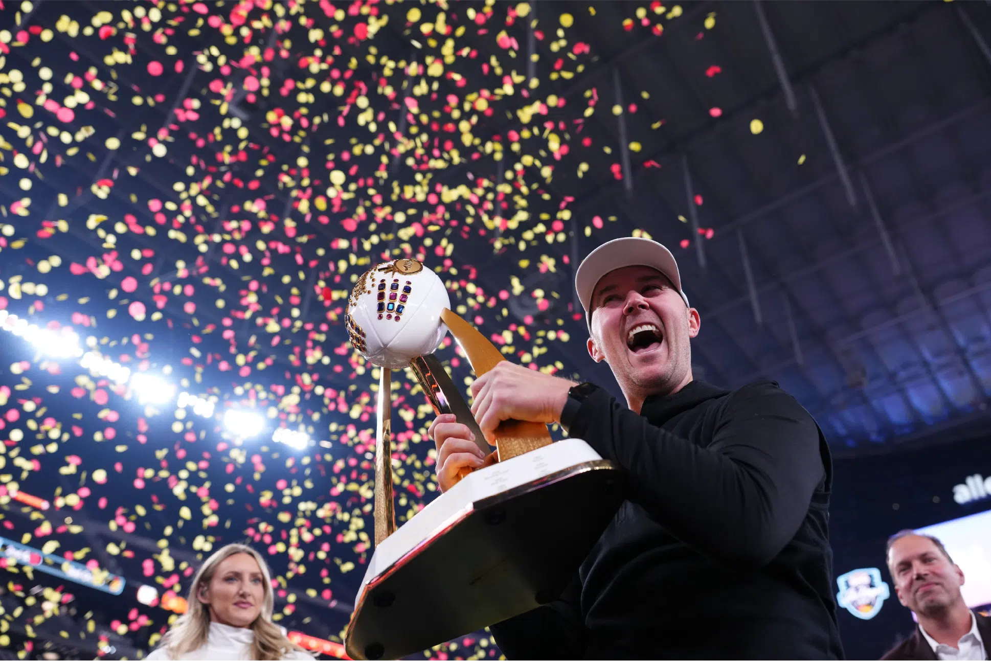 TROJANS COMPLETE LAS VEGAS BOWL-RECORD COMEBACK TO DOWN AGGIES